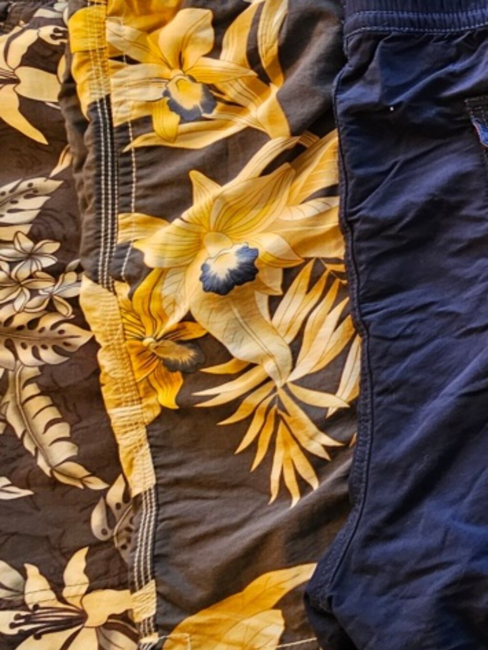 Tommy Bahama Men's Swim Trunks Gray with Yellow - Large